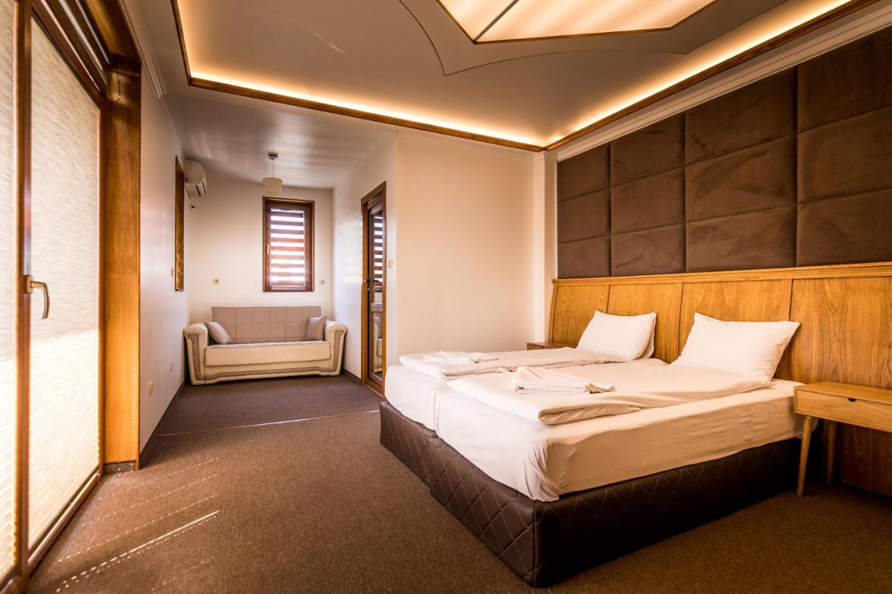 Tihiat Kut Complex Hotel Kjusztendil Kültér fotó