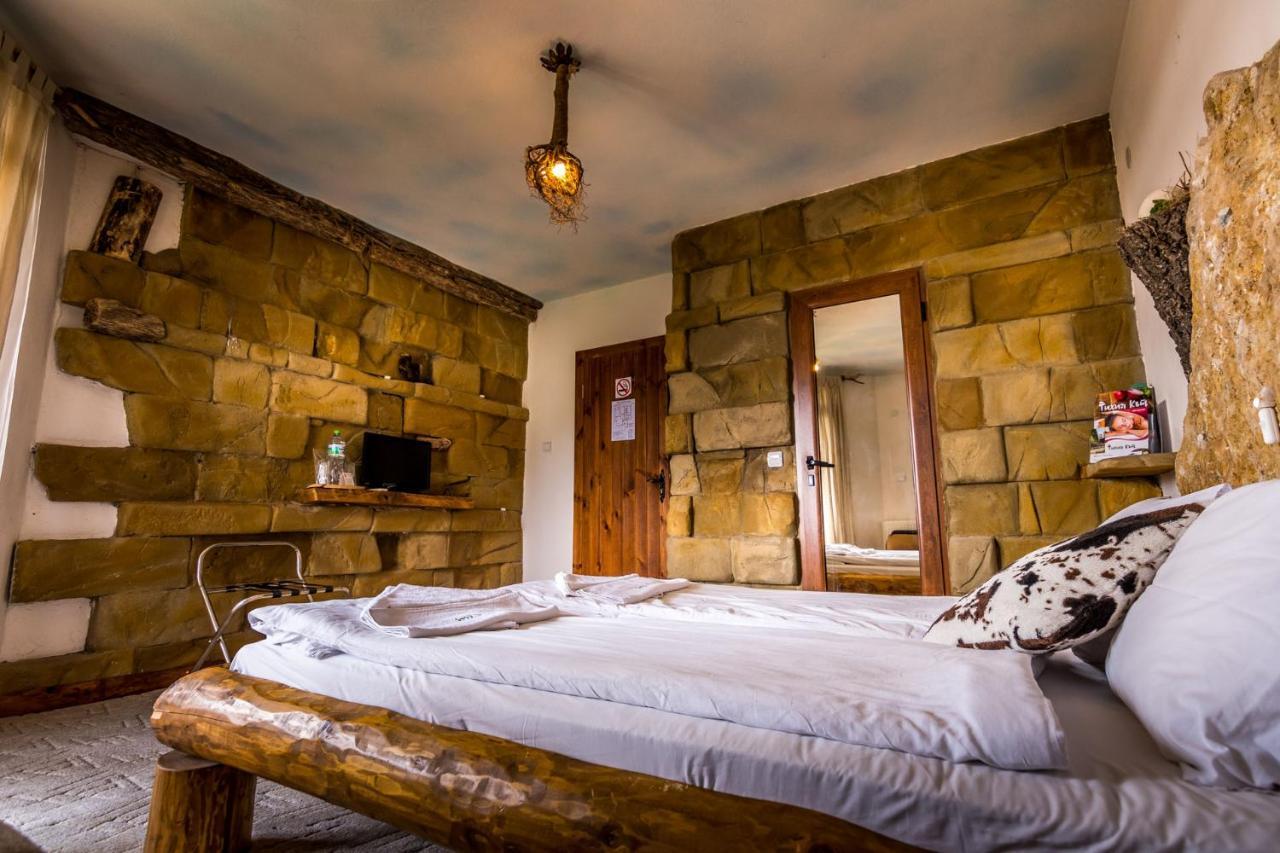 Tihiat Kut Complex Hotel Kjusztendil Kültér fotó