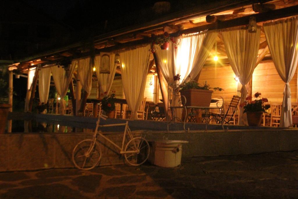 Tihiat Kut Complex Hotel Kjusztendil Kültér fotó